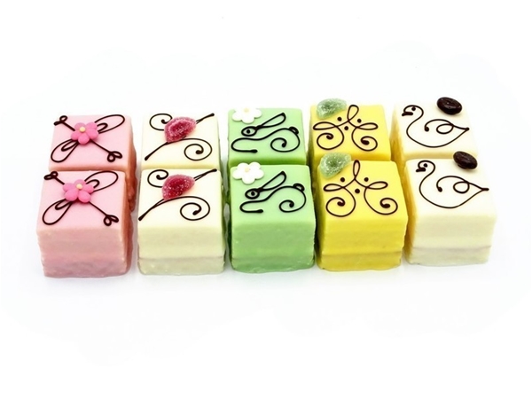 Petit four cake